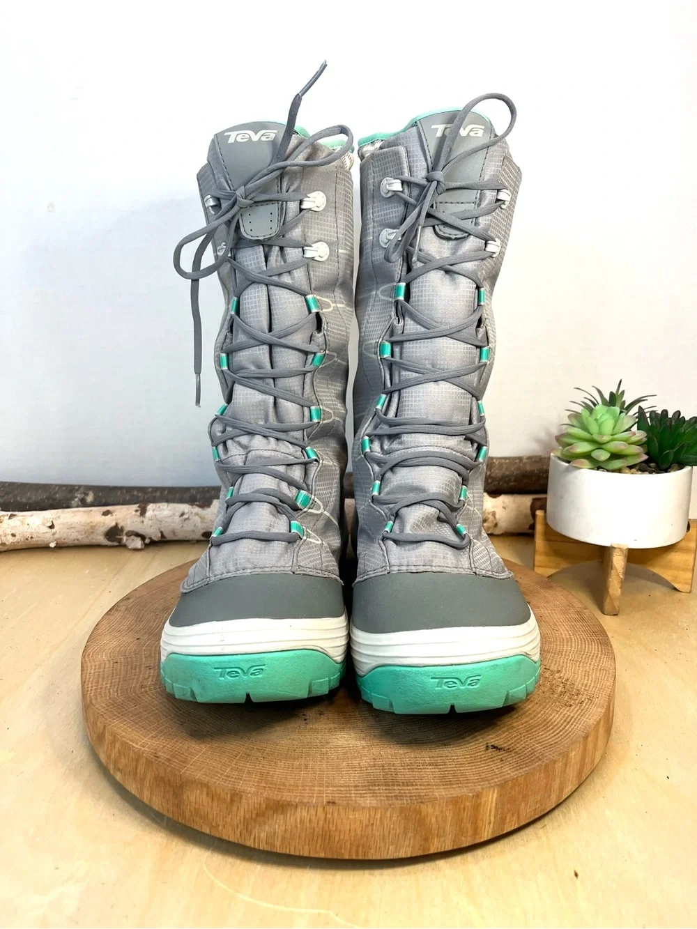 Teva Women’s Jordanelle Waterproof Winter Snow Boots Size 8